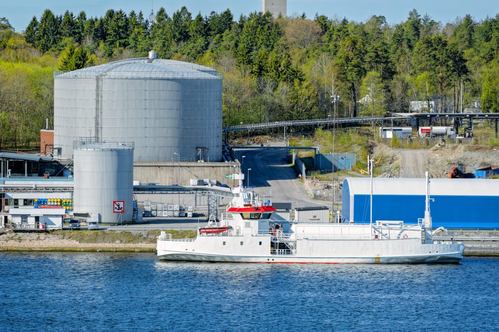 Bridging the Gap between Environmental Construction Practices & LNG Projects in Canada